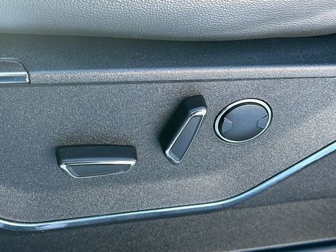 Used 2024 Ford F150 Lariat w/ Equipment Group 502A High image 40