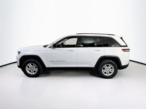Used 2023 Jeep Grand Cherokee Laredo AWD/4WD image 8