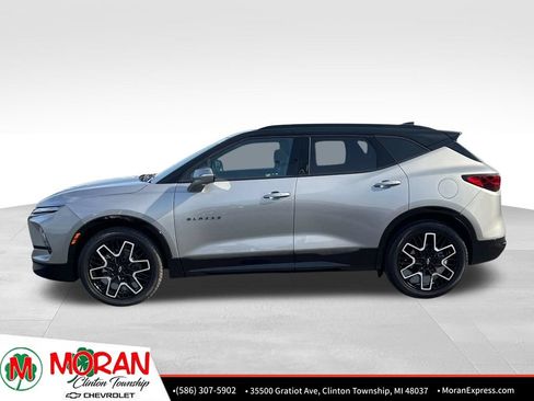 Certified 2023 Chevrolet Blazer RS w/ Driver Confidence II Package AWD/4WD image 3