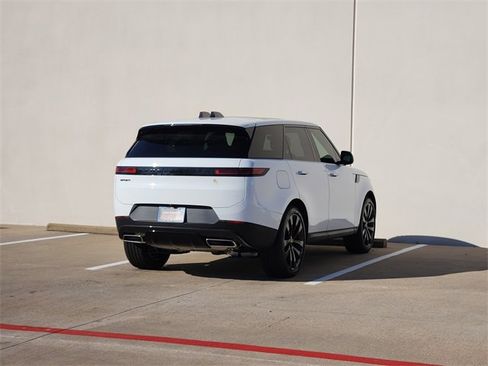 New 2026 Land Rover Range Rover Sport SE image 4