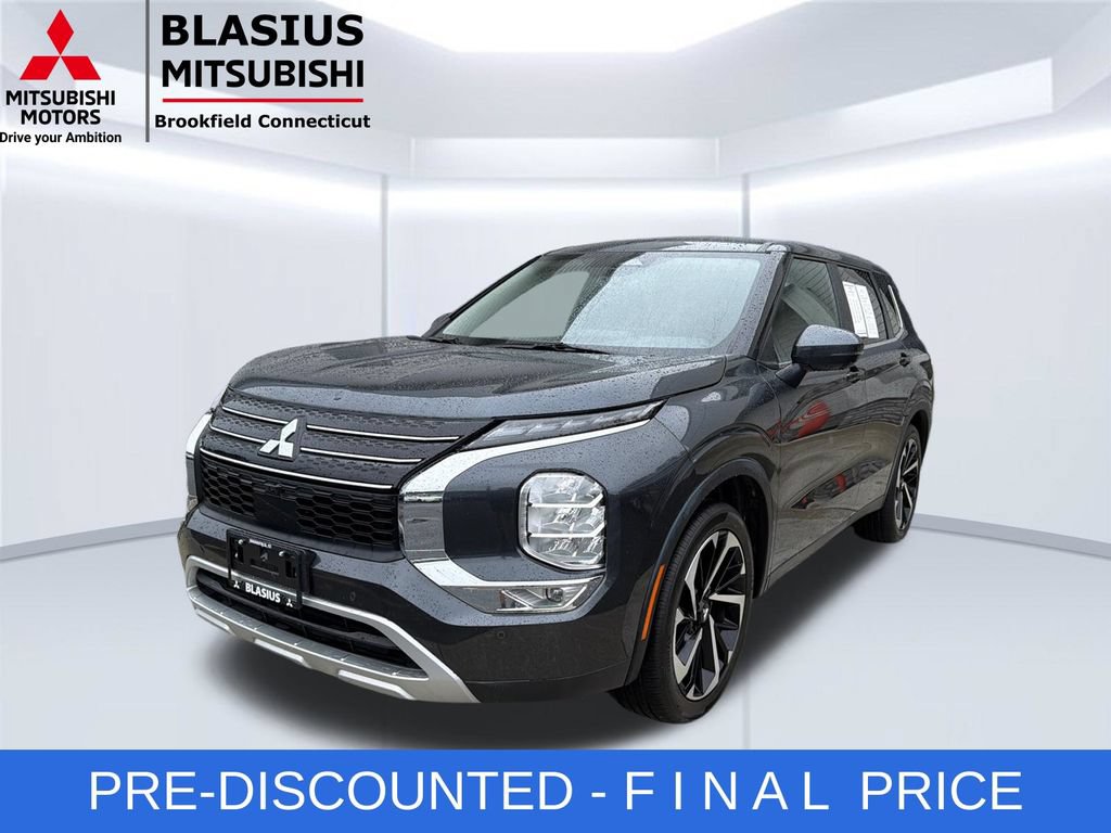 Used 2024 Mitsubishi Outlander SE FWD image 3