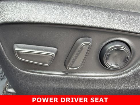 Used 2022 Toyota Sienna XLE w/ XLE Plus Package FWD image 17