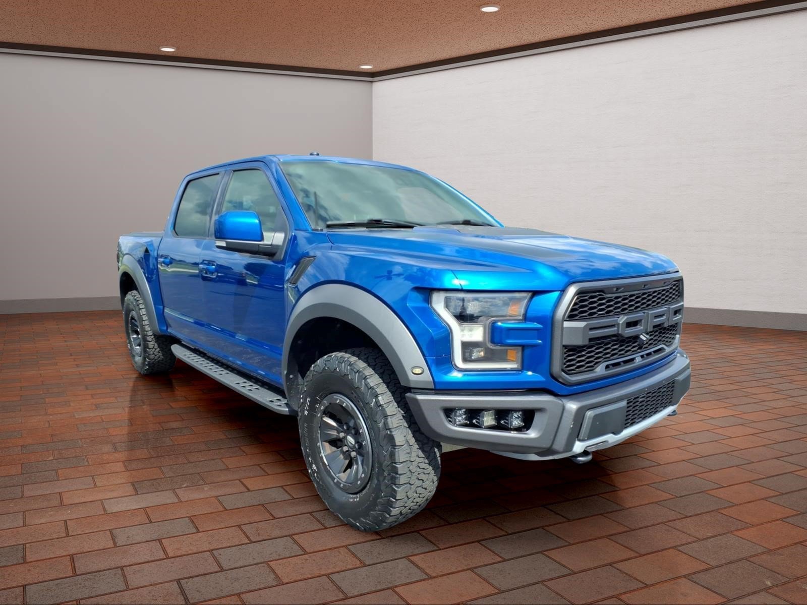 Used 2018 Ford F150 Raptor w/ Equipment Group 802A Luxury AWD/4WD image 2