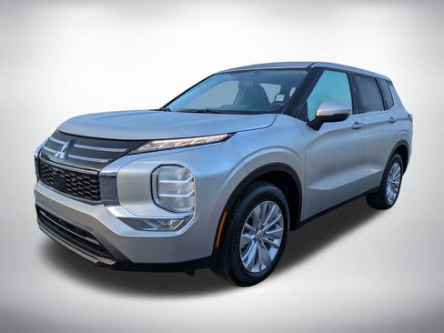 New 2026 Mitsubishi Outlander ES image 8