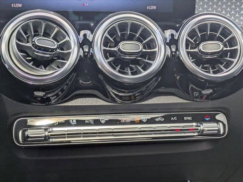 Used 2026 Mercedes-Benz GLB 250 GLB 250 image 14