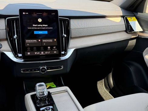 New 2026 Volvo XC90 B5 Core AWD/4WD image 11