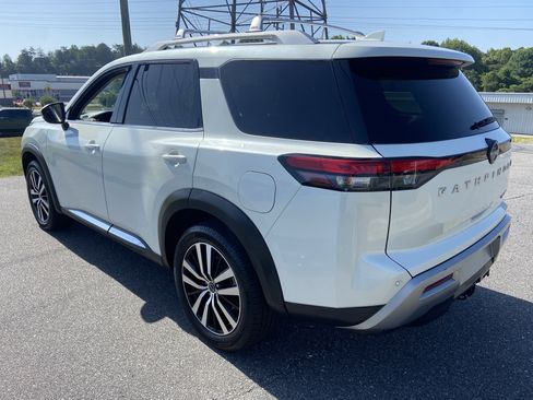 Used 2023 Nissan Pathfinder Platinum w/ Cargo Package AWD/4WD image 6