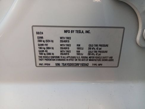Used 2024 Tesla Model Y Long Range AWD/4WD image 30