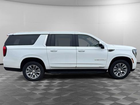 Used 2025 GMC Yukon XL Denali AWD/4WD image 5
