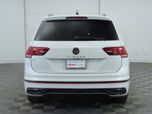 Used 2022 Volkswagen Tiguan SE R-Line image 6