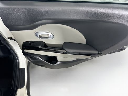 Used 2015 Kia Soul + w/ Audio Package FWD image 28