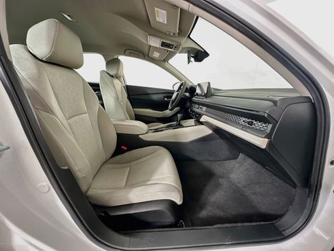 Used 2025 Honda Accord LX image 27