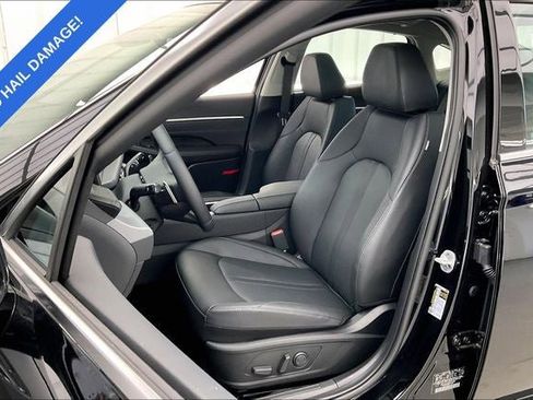 Used 2025 Hyundai Sonata Limited FWD image 12