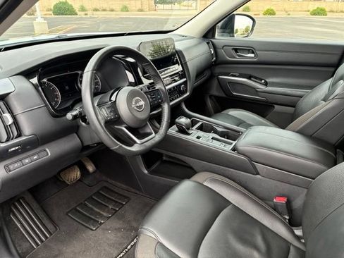 Used 2022 Nissan Pathfinder SL FWD image 12