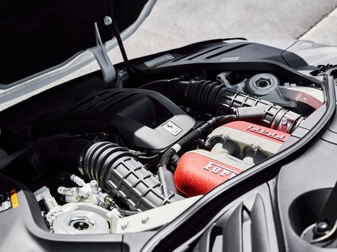 Used 2025 Ferrari Purosangue AWD/4WD image 21