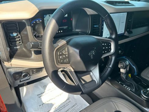Used 2022 Ford Bronco Wildtrak AWD/4WD image 11