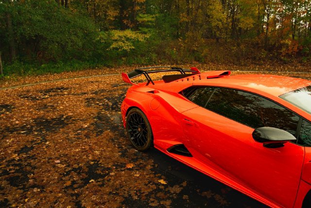 Used 2022 Lamborghini Huracan STO RWD image 43