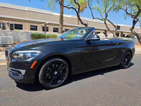 Used 2020 BMW 230i Convertible w/ Premium Package RWD image 3