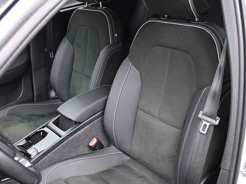 Used 2023 Volvo XC40 Recharge Ultimate w/ Protection Package Premier image 10