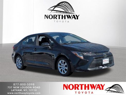 Certified 2024 Toyota Corolla LE image 1