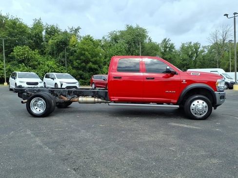 Used 2022 RAM 5500 Tradesman w/ Chrome Appearance Group AWD/4WD image 8