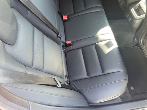 Used 2025 Volvo V60 B5 Cross Country Plus image 40