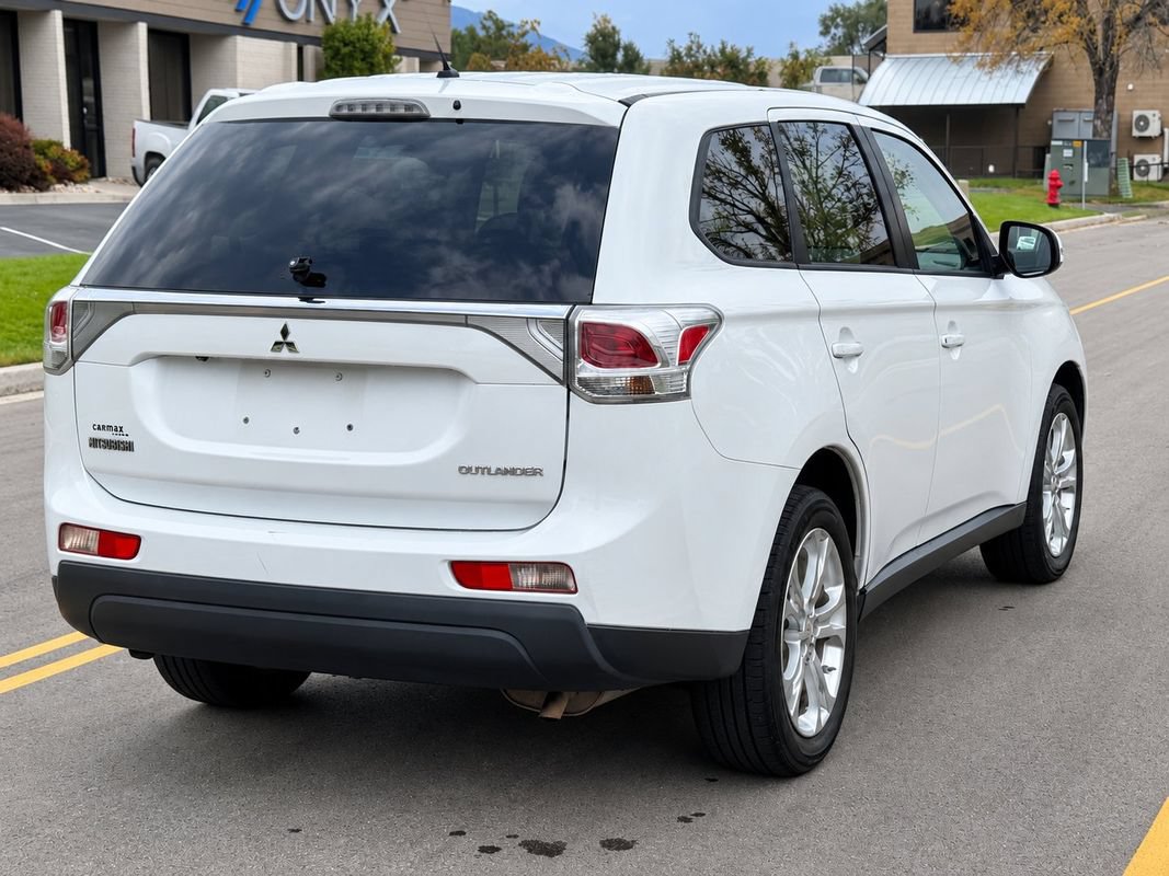 Used 2014 Mitsubishi Outlander SE FWD image 7