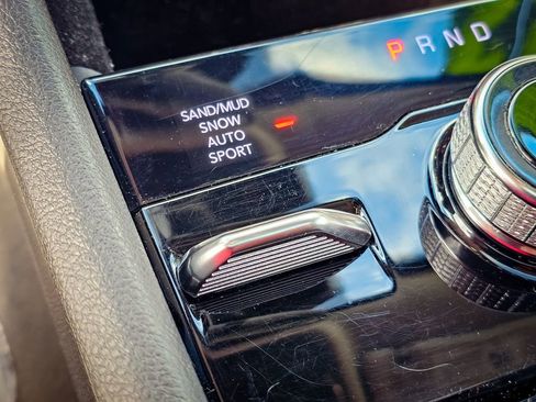 Certified 2022 Jeep Grand Cherokee L Limited image 33