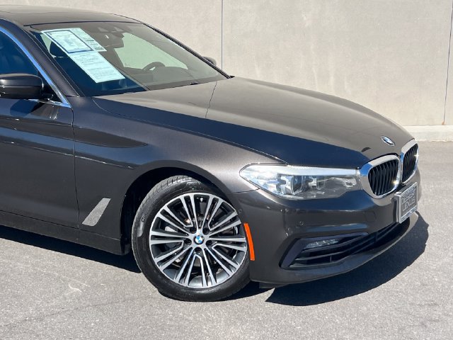 Used 2017 BMW 530i RWD image 2