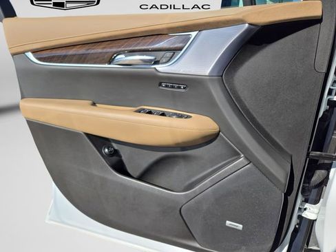 Used 2024 Cadillac XT6 Premium Luxury w/ Platinum Package AWD/4WD image 14