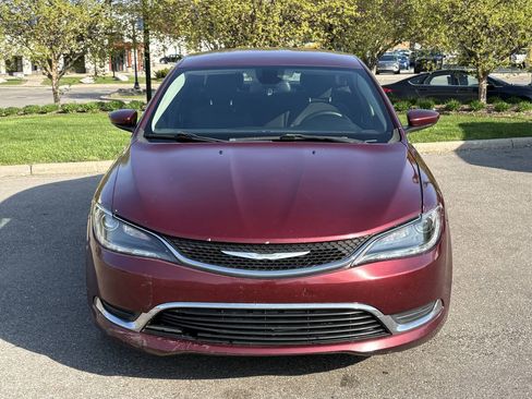 Used 2015 Chrysler 200 Limited FWD image 4