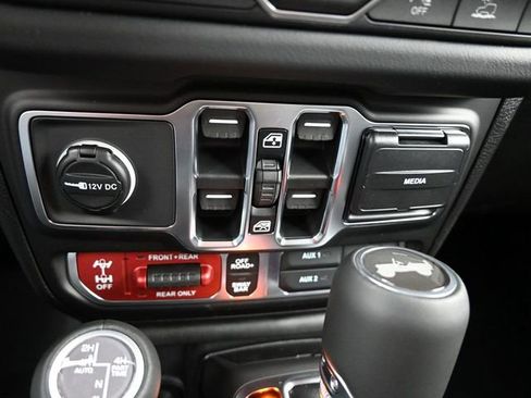 New 2026 Jeep Wrangler Unlimited Rubicon AWD/4WD image 27