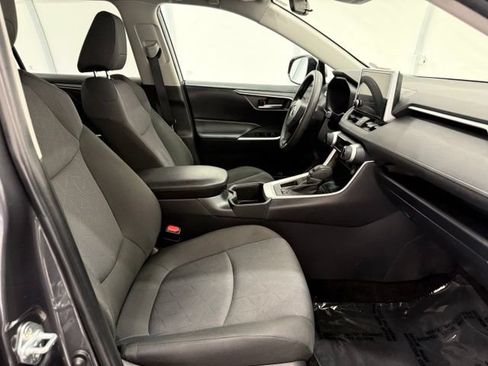 Used 2025 Toyota RAV4 XLE FWD image 19