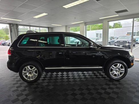 Used 2004 Volkswagen Touareg V8 AWD/4WD image 2