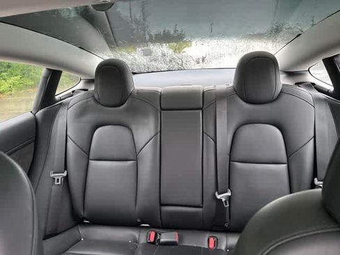 Used 2023 Tesla Model 3 Standard Range RWD image 4