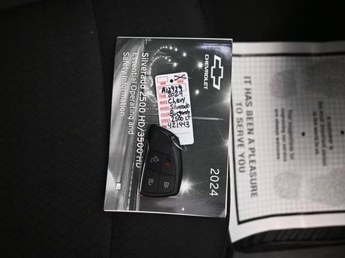 Used 2024 Chevrolet Silverado 2500 LT image 9