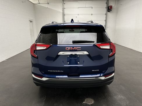 Used 2022 GMC Terrain SLT w/ LPO, Floor Liner Package AWD/4WD image 7