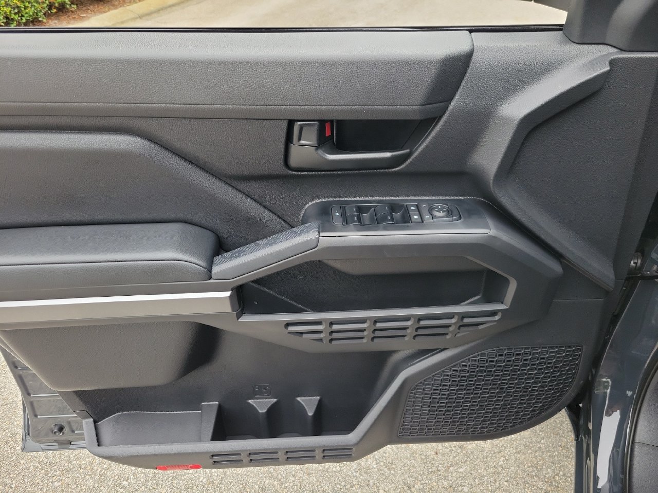 Used 2026 Toyota Tacoma SR5 RWD image 12