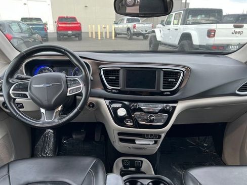 Certified 2021 Chrysler Voyager Lxi w/ Cold Weather Group image 9