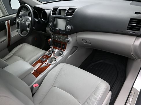 Used 2012 Toyota Highlander Limited image 39