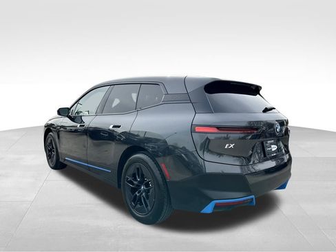 Used 2024 BMW iX xDrive50 image 10