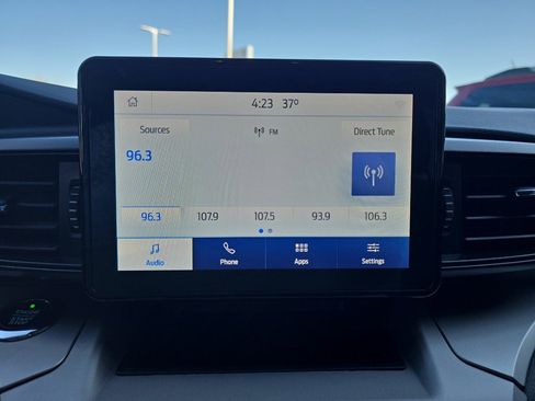 Used 2021 Ford Explorer XLT image 18