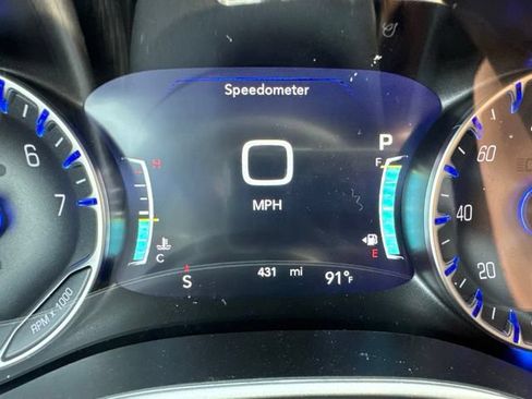Used 2027 Chrysler Pacifica Select AWD/4WD image 16