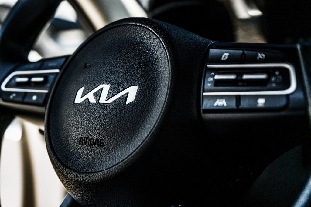 Used 2022 Kia Stinger GT1 AWD/4WD image 27
