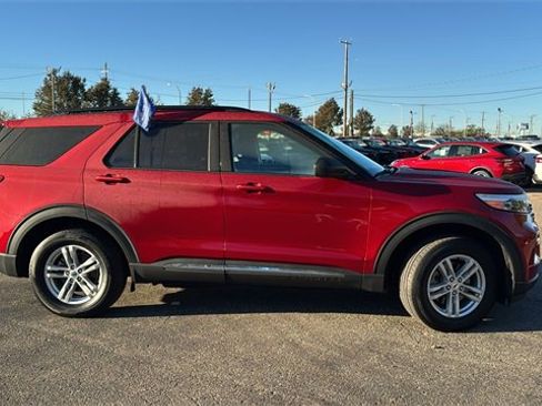 Certified 2023 Ford Explorer XLT w/ Equipment Group 202A image 3