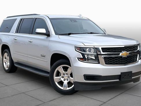 Used 2016 Chevrolet Suburban LT w/ Max Trailering Package image 4