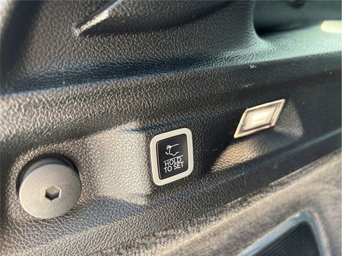 Used 2021 Jeep Grand Cherokee L Overland w/ Luxury Tech Group IV image 56