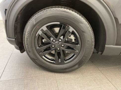 Used 2023 Ford Explorer XLT RWD image 8