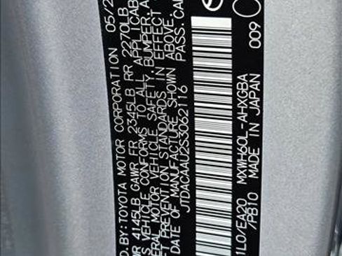 Used 2025 Toyota Prius XLE image 24