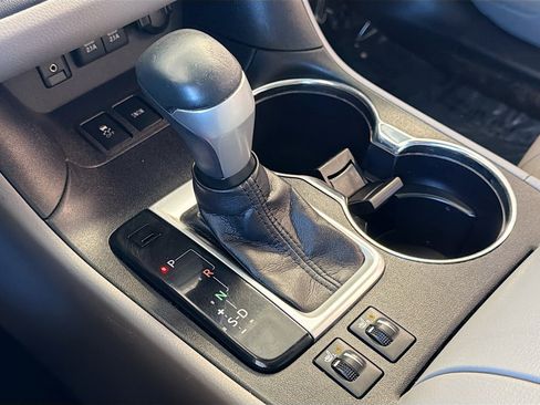 Used 2017 Toyota Highlander XLE image 25